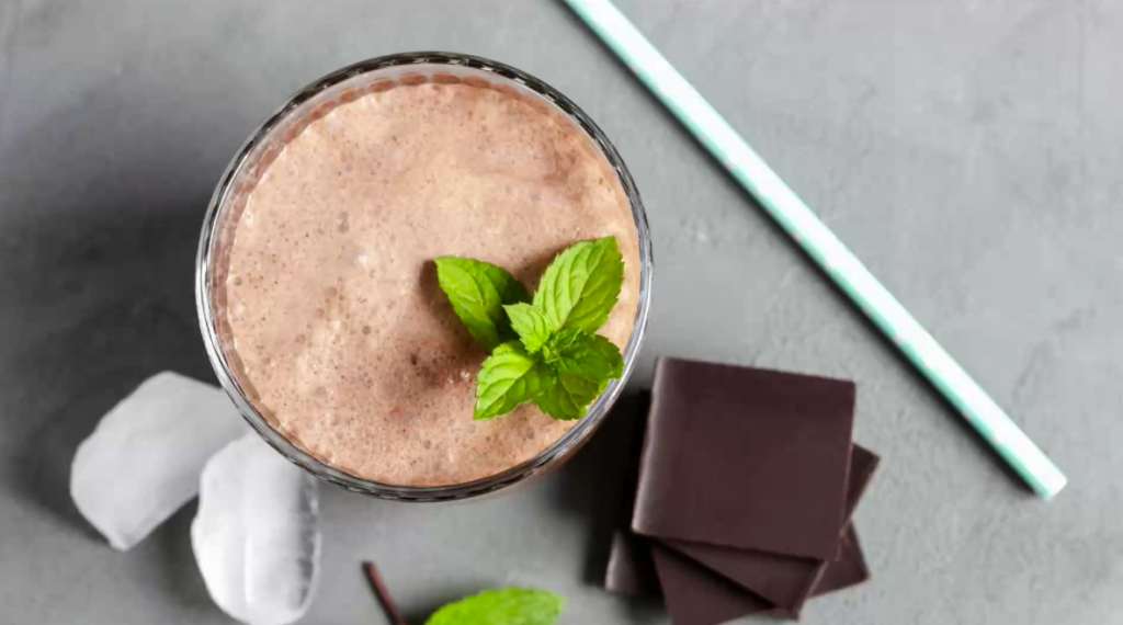 DIY Detox Tonics: Mint Choc-Chip Smoothie