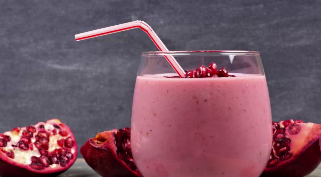 DIY Health Tonics: Pomegranate Smoothie