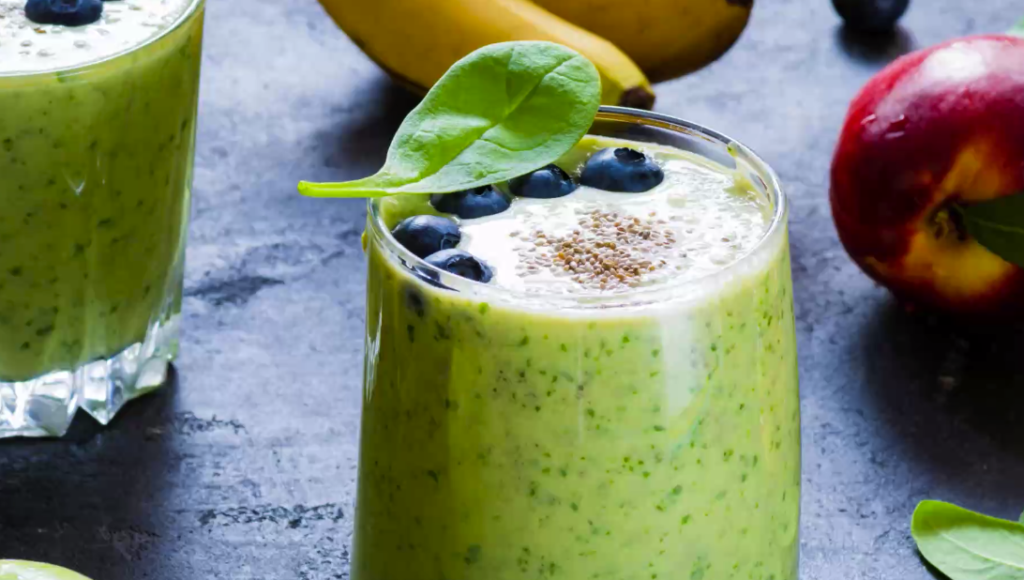 DIY Detox Tonics: Chia Seeds and Spinach Smoothie