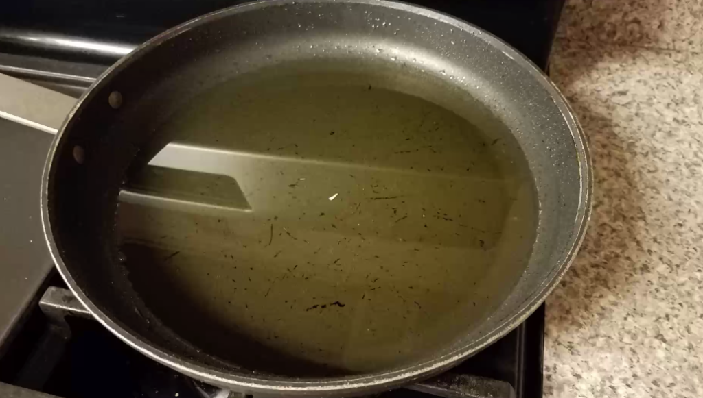 DIY Household Hacks: Oil Collector