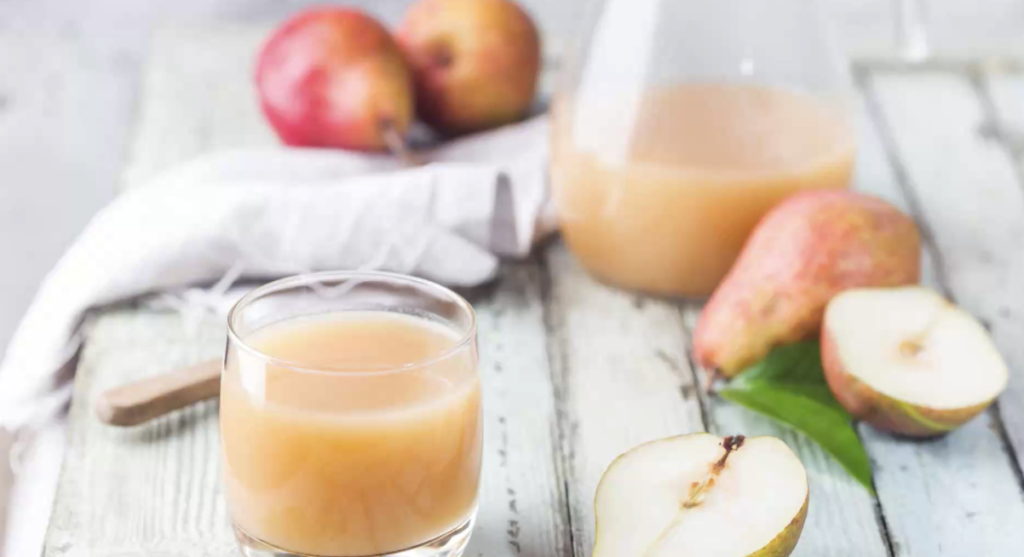 DIY Health Tonics: Ginger and Pear Juice